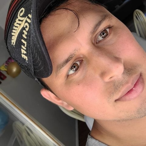 Profile Picture of Cesar Zambrano (@ceaar24zambrano) on Poshmark