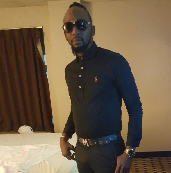 Profile Picture of Aaron Snow (@aaronsnow82) on Poshmark
