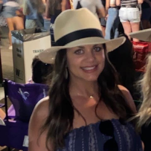Profile Picture of Casey Champagne (@zoie2007) on Poshmark