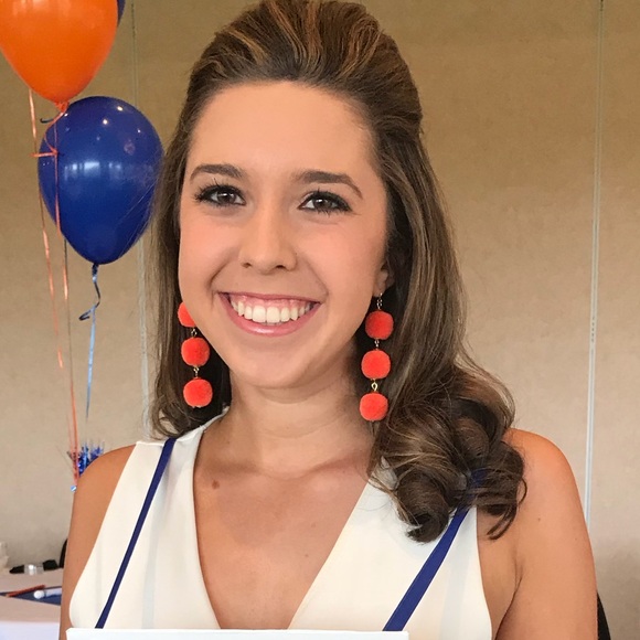 Profile Picture of Julianna Chappell (@julschap5) on Poshmark