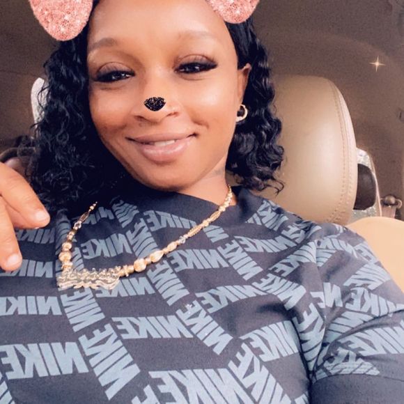 Profile Picture of Alisha Bennett (@alishabennet920) on Poshmark