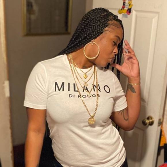 Profile Picture of She ain't tone Tone (@toeetoee) on Poshmark