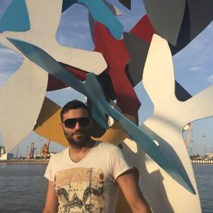 Profile Picture of Hossein Maleki (@tari_mono) on Twitter