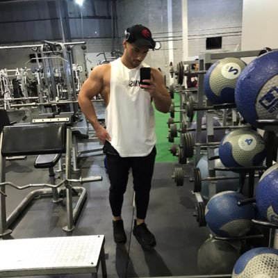 Profile Picture of Chris Pap (@ChrisPap17) on Twitter
