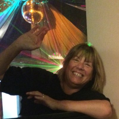 Profile Picture of Carolyn McDermott (@calsmcdermott) on Twitter