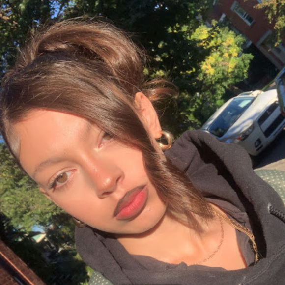 Profile Picture of Dahlya Dahlya (@dally908) on Poshmark