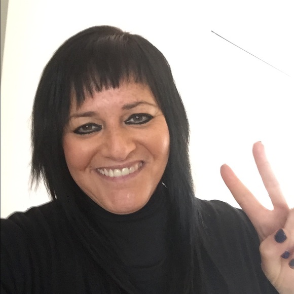 Profile Picture of Mindy Cain (@cainx4) on Poshmark