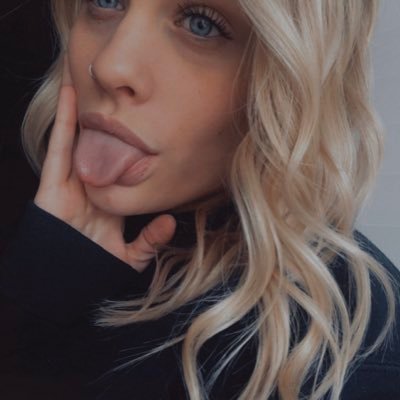 Profile Picture of Autumn Willison (@daautumnbear) on Twitter
