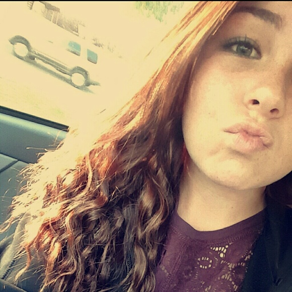 Profile Picture of Payton Yehnert (@paytonyehnert) on Poshmark