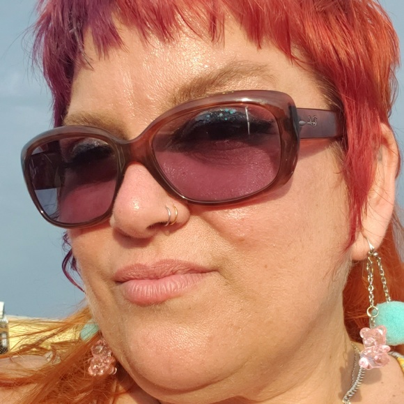 Profile Picture of Katie Kelley (@maniacalkat) on Poshmark