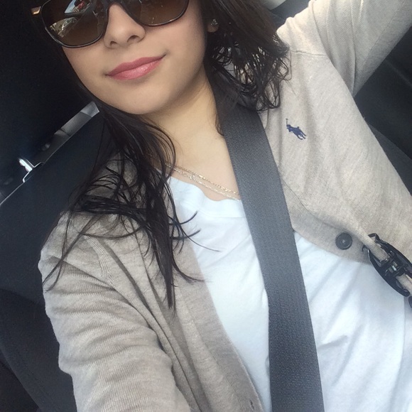 Profile Picture of Jocelyn Lara (@jocelynlara) on Poshmark