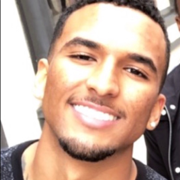 Profile Picture of Devin Fleming (@devin_fleming) on Poshmark