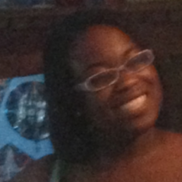 Profile Picture of Cassie Walker (@zzzstarr91) on Poshmark