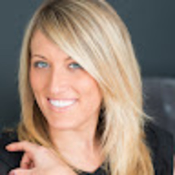 Profile Picture of Julia Baumann (@spiritstarchild) on Poshmark
