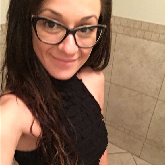 Profile Picture of Harper Loren (@treattheheart) on Poshmark