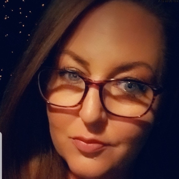 Profile Picture of Krissy Krissy (@ckrmillner) on Poshmark