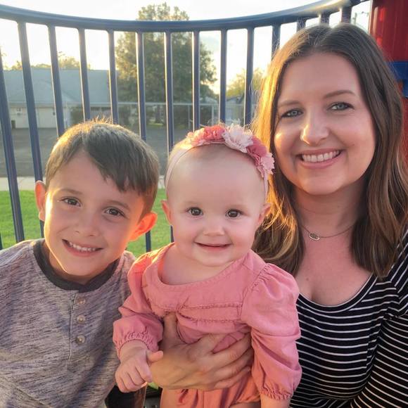 Profile Picture of Renee Thibodeaux (@reneethibodeaux) on Poshmark