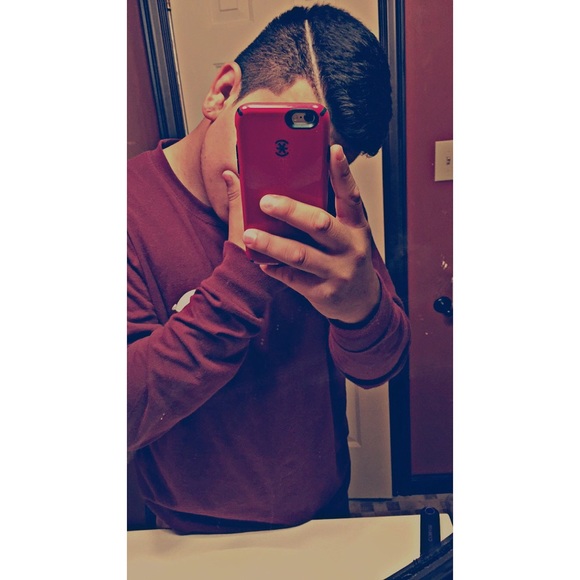 Profile Picture of Richard Vasquez (@richardfeliz) on Poshmark