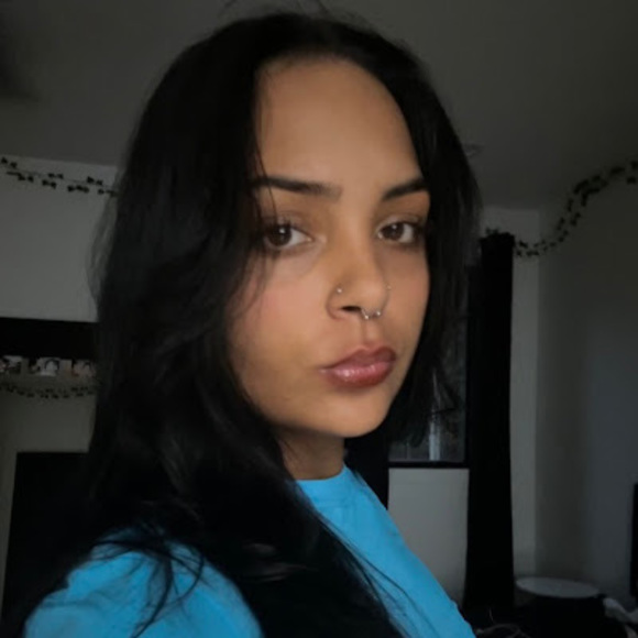 Profile Picture of Kyla Poolman (@kylapoolman) on Poshmark