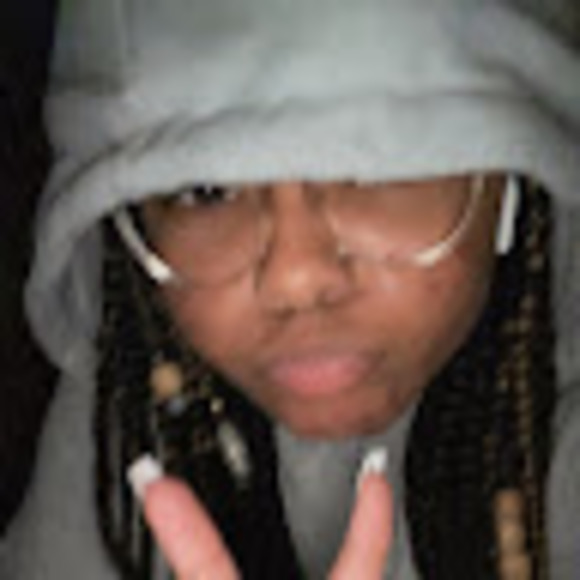 Profile Picture of Jasmin Carothers (@jasmincarothers) on Poshmark