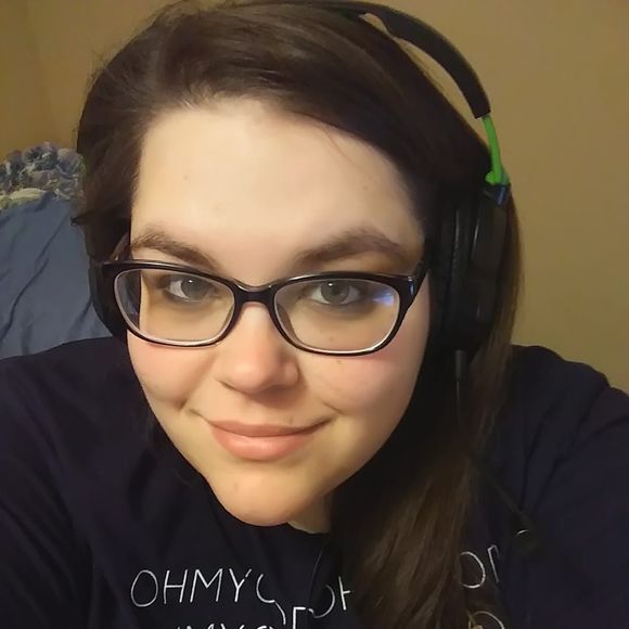 Profile Picture of Christina Forsberg (@xkissytinax) on Poshmark