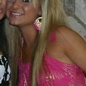 Profile Picture of Lindsay Bills (@lindztaylor) on Myspace