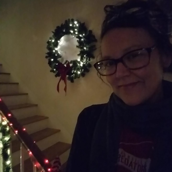 Allison Couturier - Poshmark Profile Picture of Allison Couturier (@couturier73) on Poshmark