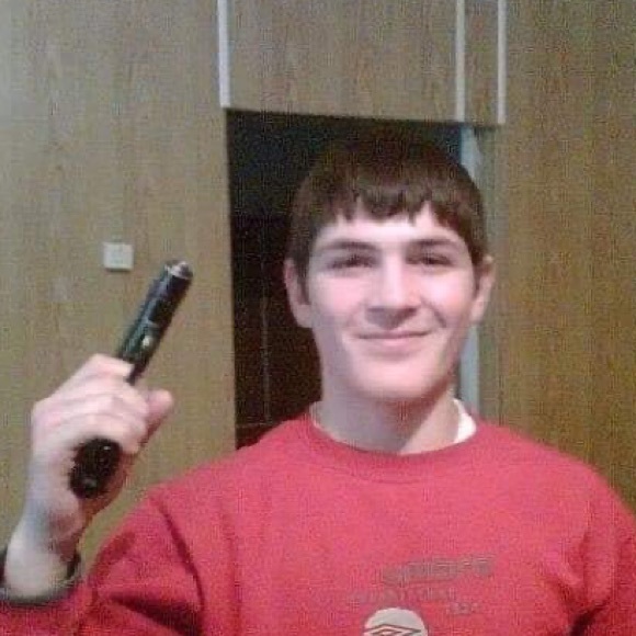 Profile Picture of James Greve (@jamesgreve) on Poshmark