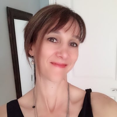 Profile Picture of Suzanne Levesque (@LevesqueSuz) on Twitter