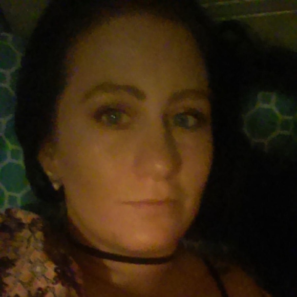 Profile Picture of Chrissy Walter (@chrissy_walter) on Poshmark