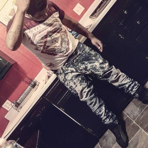 Profile Picture of Devin Patterson (@dexxx5) on Poshmark