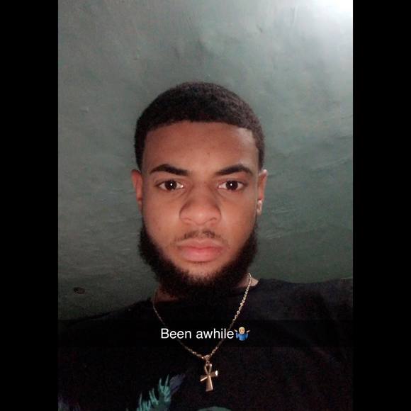 Profile Picture of Emanuel Sosa lara (@emanuelswevro) on Poshmark