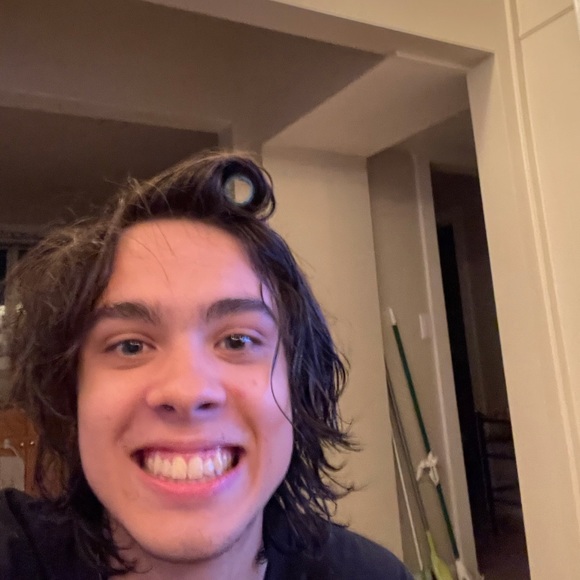 Profile Picture of Ethan Hubbartt (@ehubbartt) on Poshmark