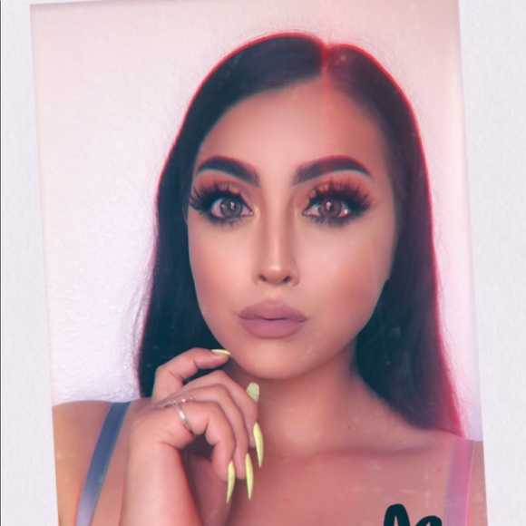 Profile Picture of Renee Enriquez (@reneelupe91) on Poshmark