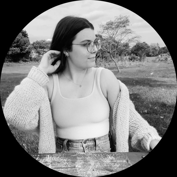 Ashley Townson - Poshmark Profile Picture of Ashley Townson (@ashleyttownson) on Poshmark