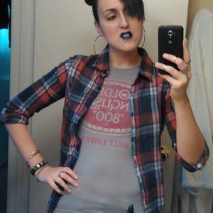 Profile Picture of Kimberly Temple (@AnnabelleLector) on Twitter