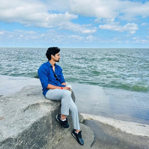 Profile Picture of Raghu Reddy (@raghureddy240) on Poshmark