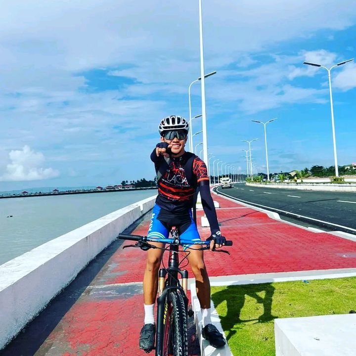Profile Picture of Roland Al (@alroland29) on Tiktok