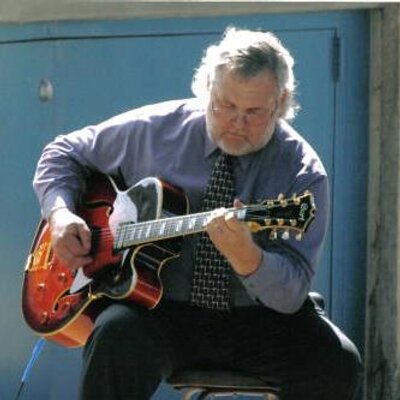 Profile Picture of Tom Doak (@OAKIEDOAK49) on Twitter