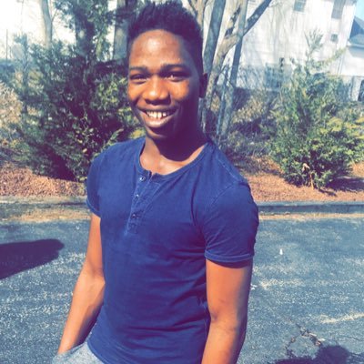 Profile Picture of Larry Broderick (@LarryBroderic18) on Twitter