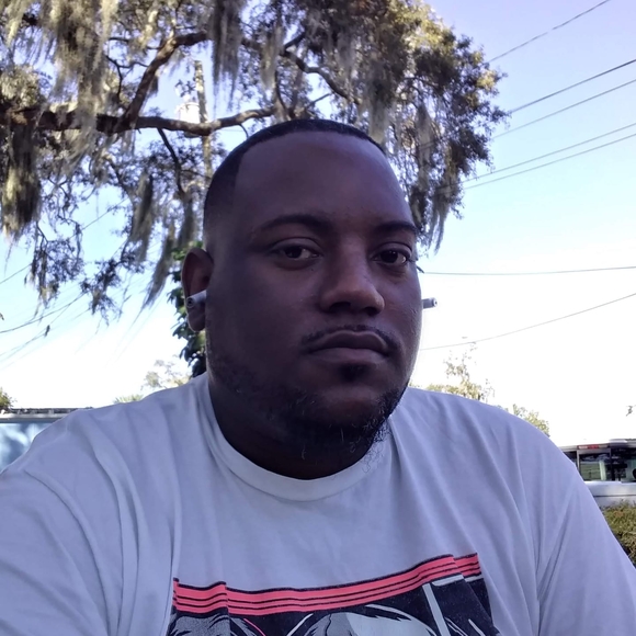 Profile Picture of Curtis Wright (@kingdavid87) on Poshmark