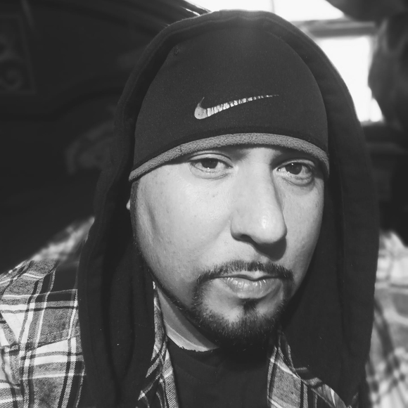 Profile Picture of Raul Alejandro (@2525ralejandro) on Poshmark