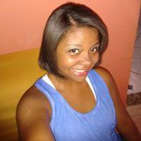 Profile Picture of Julia Leal (@julialeal2002) on Twitter