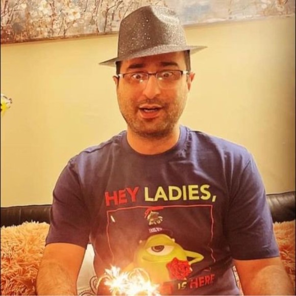 Profile Picture of Omíd Gholizadeh (@omidgz) on Poshmark