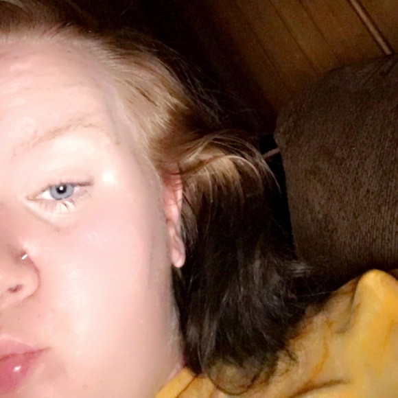 Profile Picture of Kylee Ayersman (@kylee_ayersman) on Poshmark