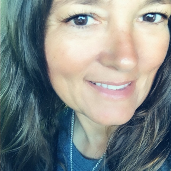 Profile Picture of Kay Shubert (@komartinez17) on Poshmark