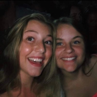 Profile Picture of Julia Molnar (@juliamolnar19) on Twitter