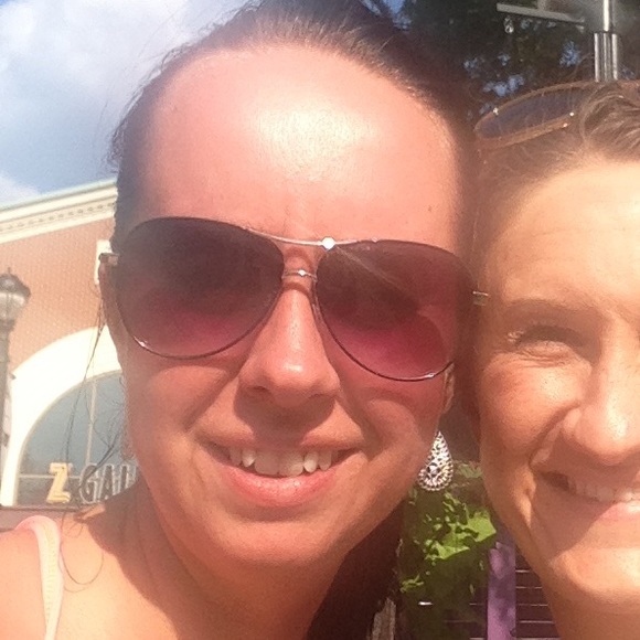 Profile Picture of Justyna Zambrzycki (@justynazam) on Poshmark