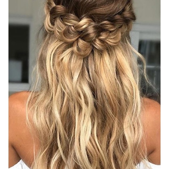 Profile Picture of Annika Leafblad (@aeleafer) on Poshmark