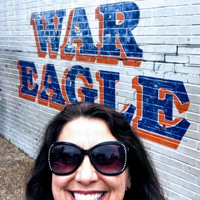 Profile Picture of Karen Hood Hopkins (@hoodwnkd) on Twitter